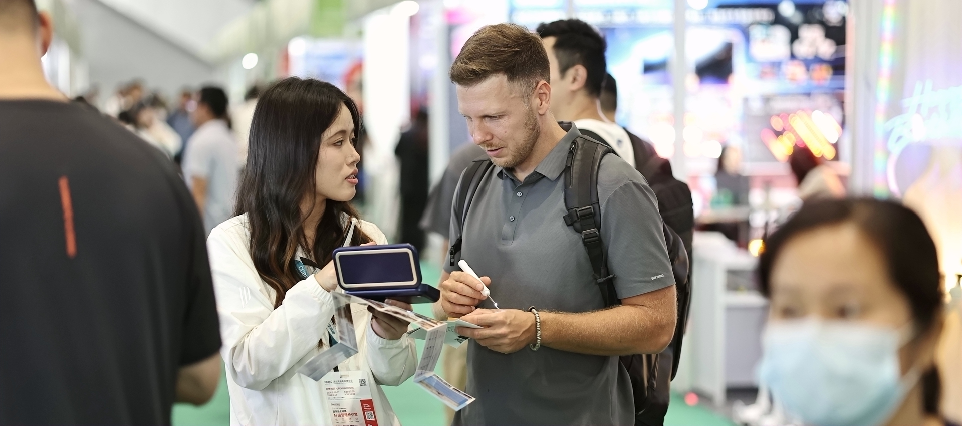Shenzhen expo highlights cross-border e-commerce boom
