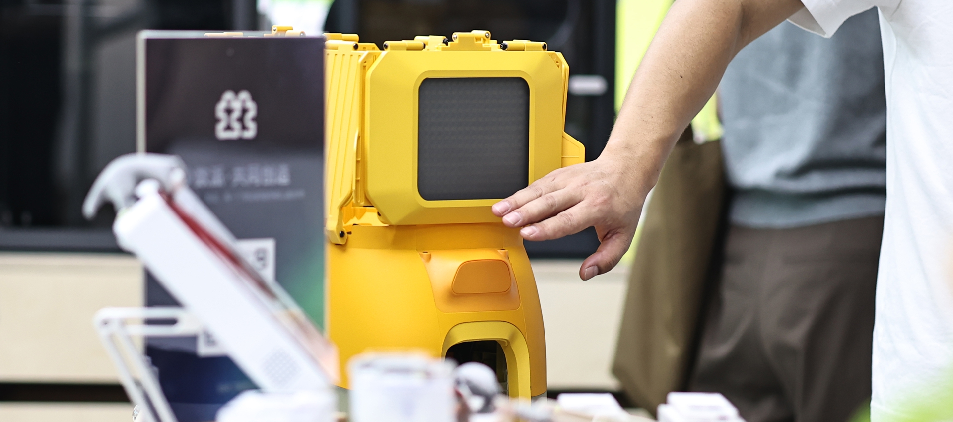 Shenzhen's first 'AI + Robot' youth maker platform unveils major upgrade